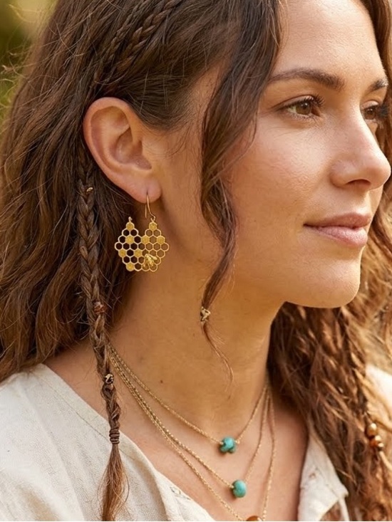 Jewelry - 🐝Honeycomb 🍯 Bee 🐝 Gold Drop Earrings